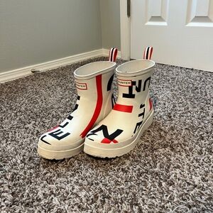 Hunter Original Play Short Exploded Logo White and Red Ankle Boots